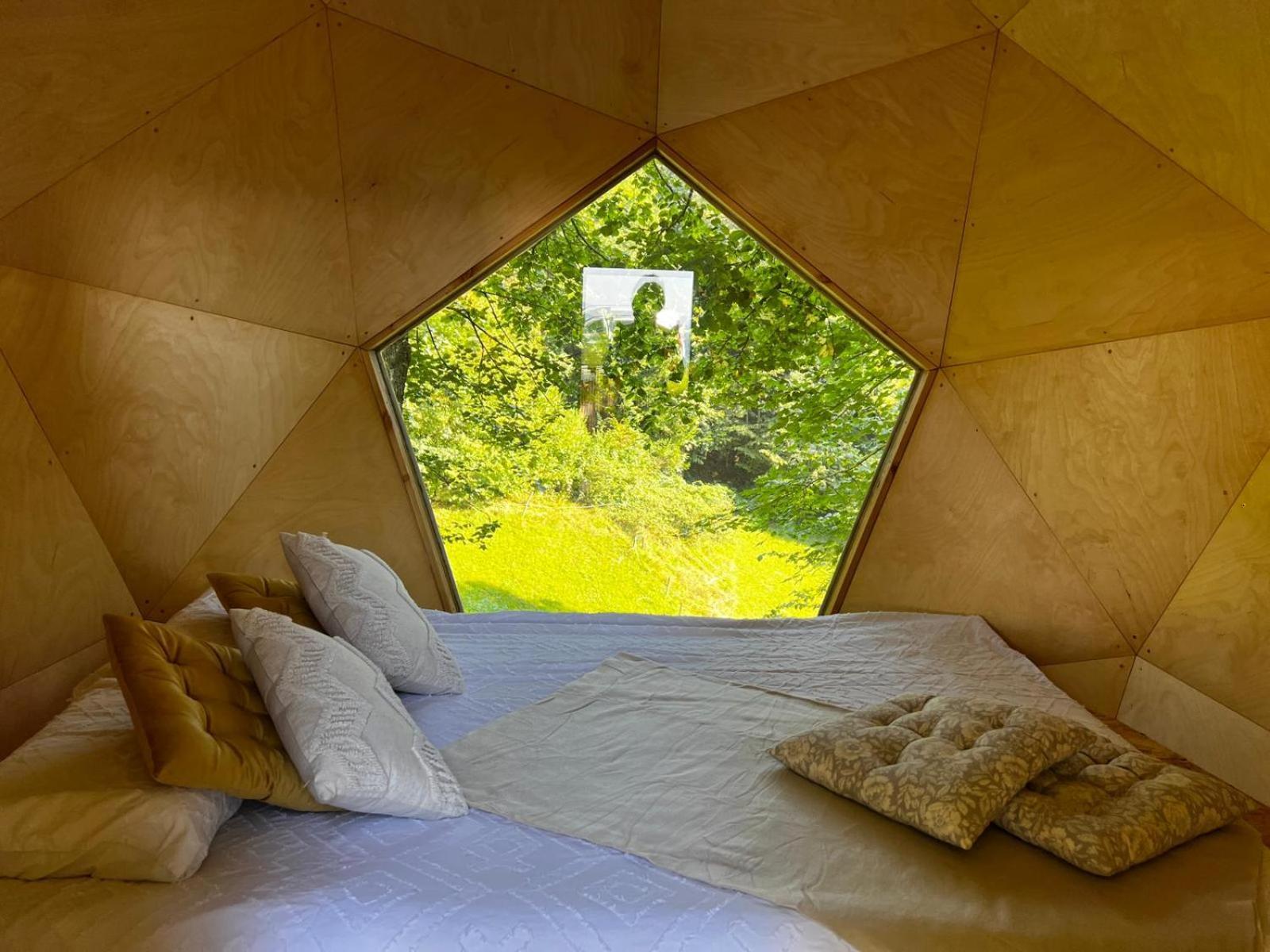 T'Glamp Bee House 호텔 Rovte 외부 사진